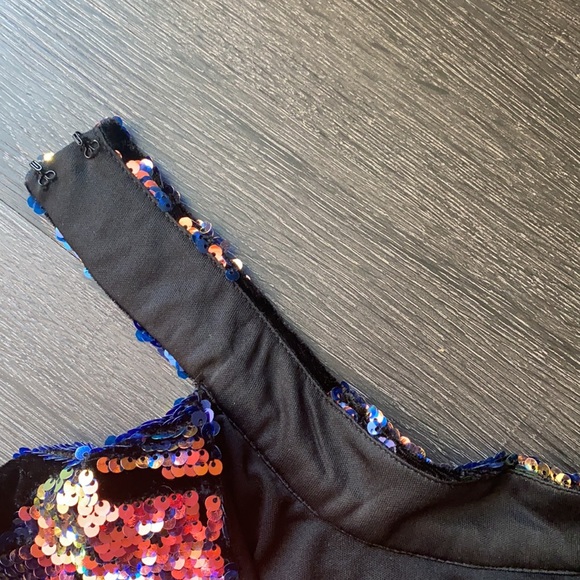 New with tags party dress. This dress is stunning and never been worn. - Picture 6 of 9